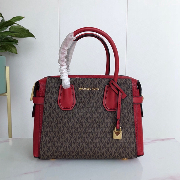 マイケルコースバッグ正面デザイン